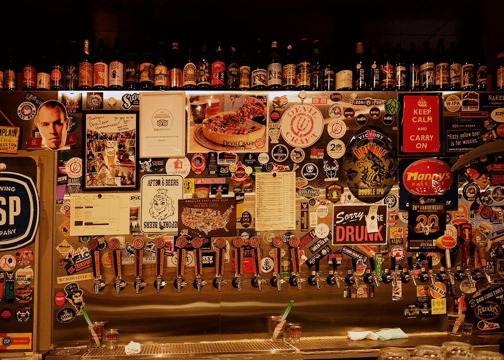 デビルクラフトで、お決まりのシカゴピザとクラフトビール@東京, 浜松町, 大門
